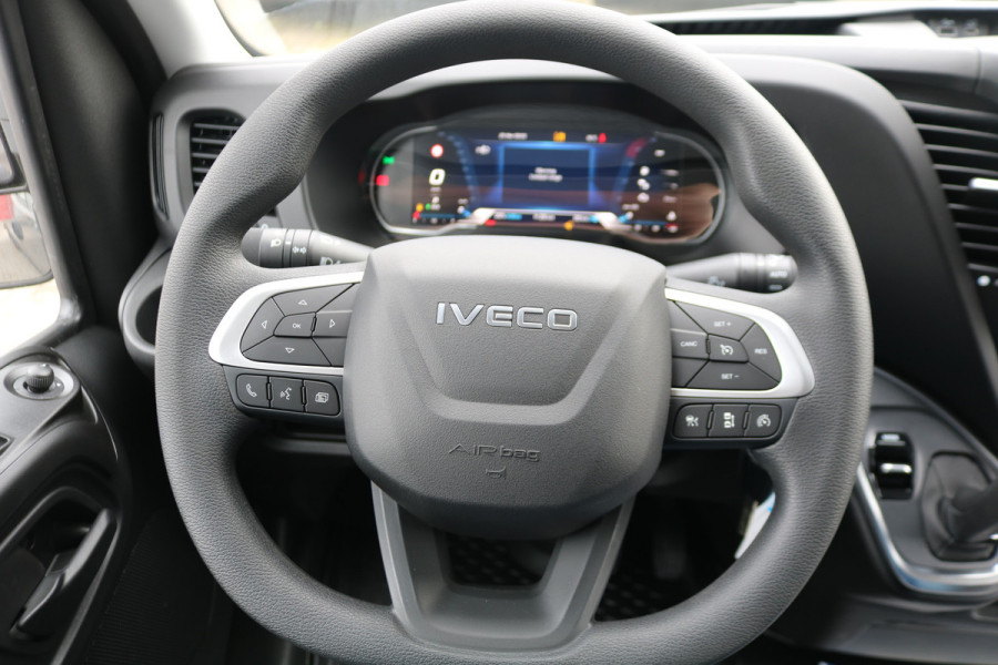 Iveco Daily 35S18 Hi-Matic L2 H2 Airco Navigatie Trekhaak Digitaal Dashboard