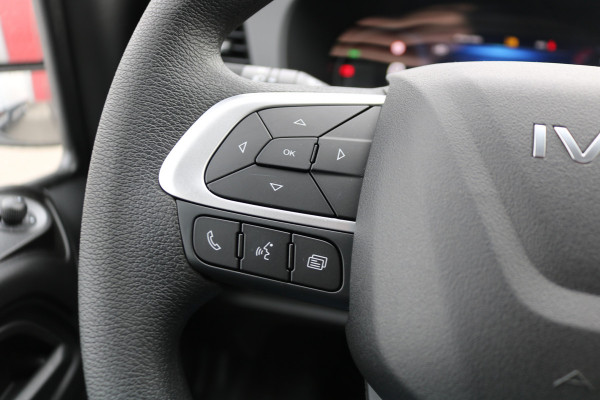 Iveco Daily 35S18 Hi-Matic L2 H2 Airco Navigatie Trekhaak Digitaal Dashboard