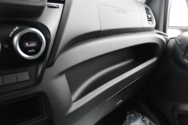 Iveco Daily 35S18 Hi-Matic L2 H2 Airco Navigatie Trekhaak Digitaal Dashboard