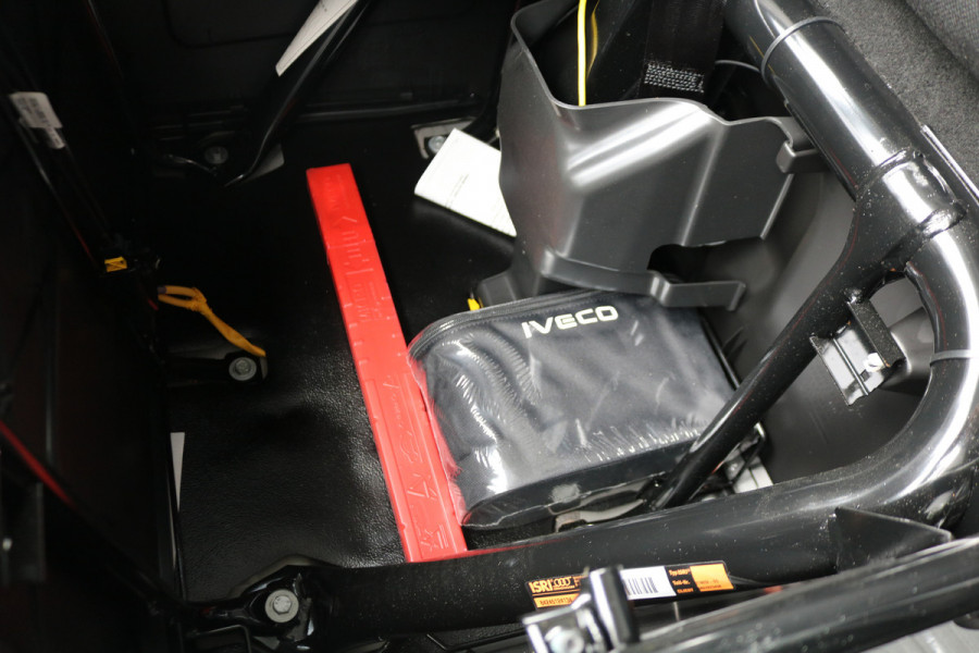 Iveco Daily 35S18 Hi-Matic L2 H2 Airco Navigatie Trekhaak Digitaal Dashboard