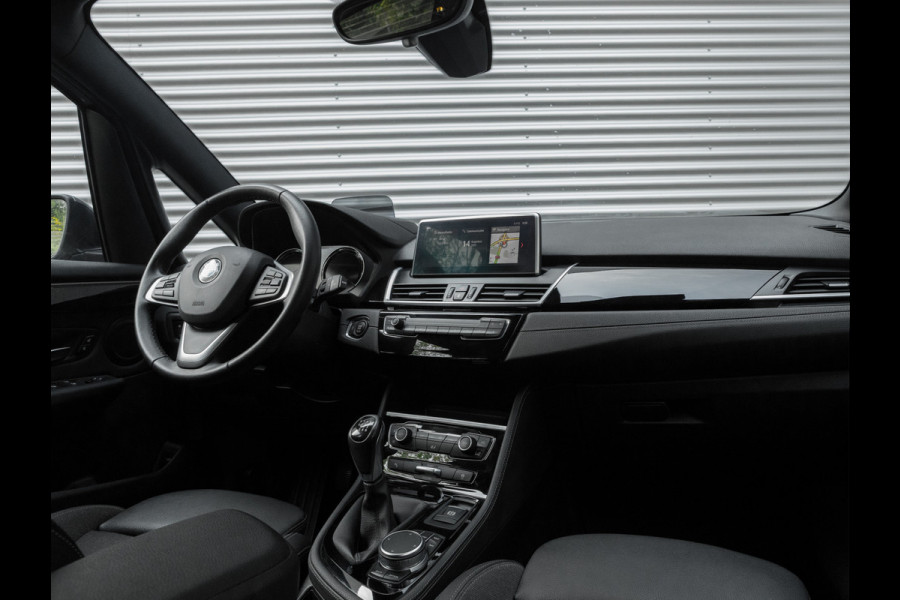 BMW 2 Serie Gran Tourer 218i 7p. - Sportline - Head-Up - Navi Plus - Sportstoelen - 7-zits