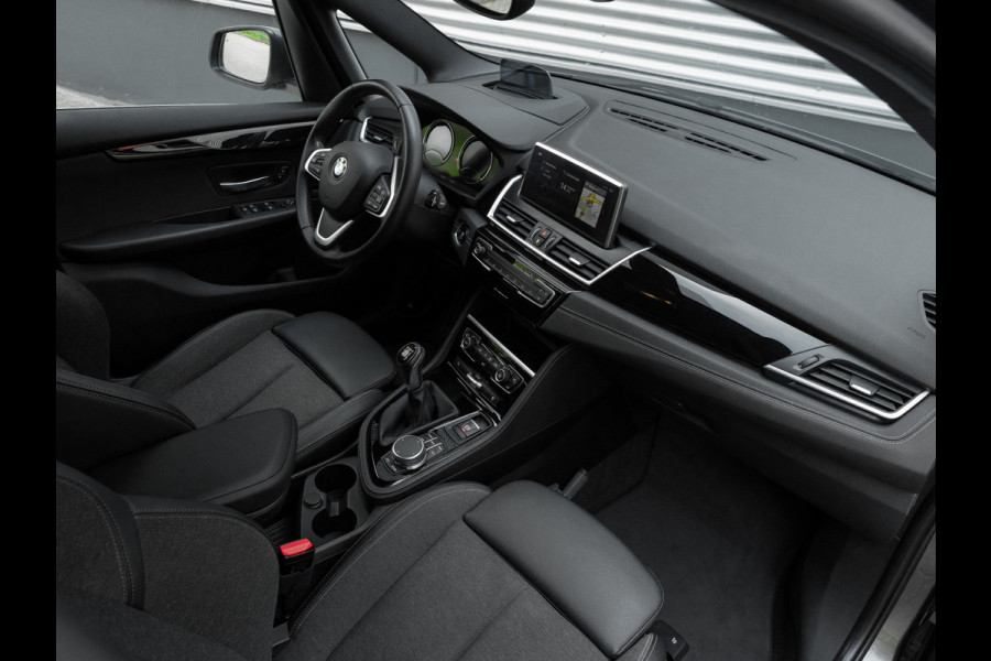 BMW 2 Serie Gran Tourer 218i 7p. - Sportline - Head-Up - Navi Plus - Sportstoelen - 7-zits