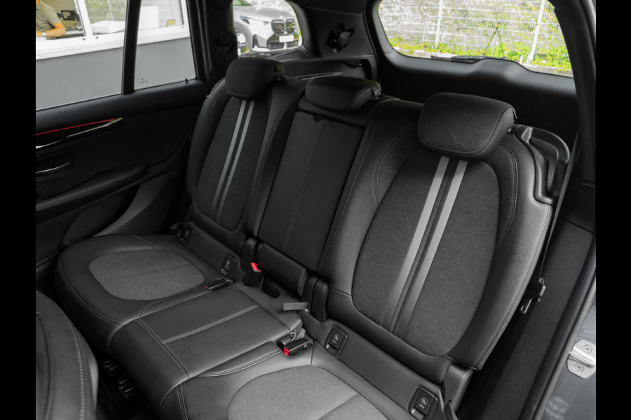 BMW 2 Serie Gran Tourer 218i 7p. - Sportline - Head-Up - Navi Plus - Sportstoelen - 7-zits