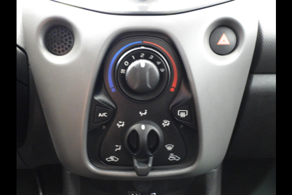 Peugeot 108 1.0 e-VTi Active Premium AIRCO/BLUETOOTH!