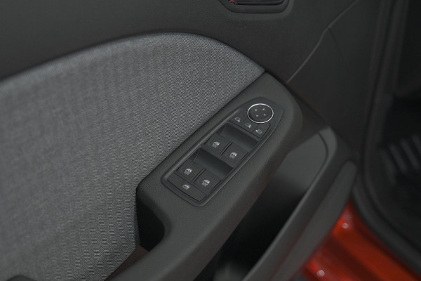 Renault Clio 1.6 E-Tech Full Hybrid 145 Techno | 360 Camera | Navigatie | Apple Carplay | 16 Inch Lichtmetalen Velgen