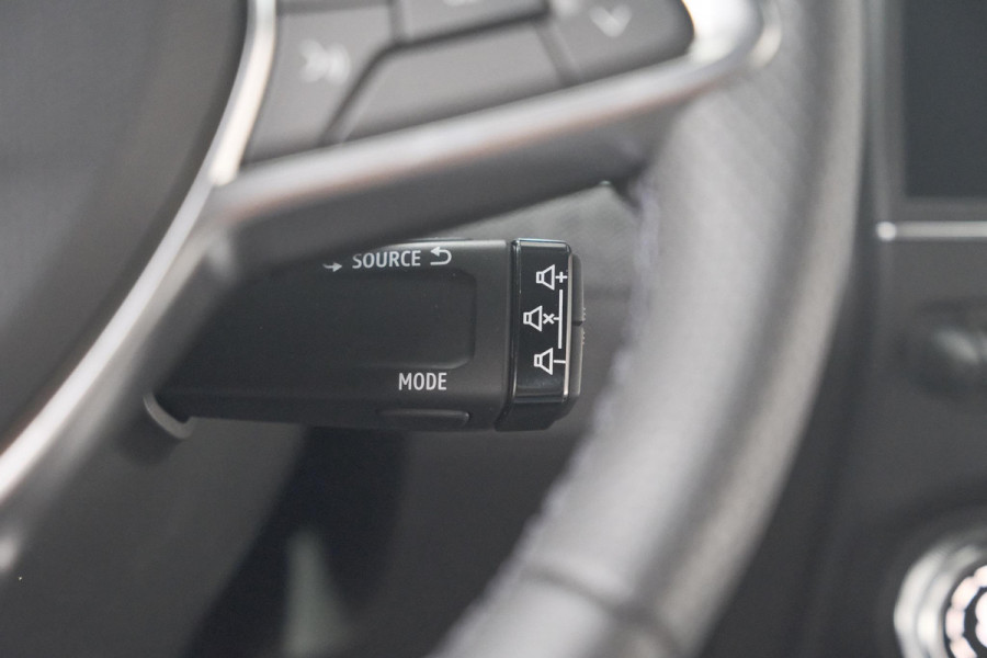 Renault Clio 1.6 E-Tech Full Hybrid 145 Techno | 360 Camera | Navigatie | Apple Carplay | 16 Inch Lichtmetalen Velgen