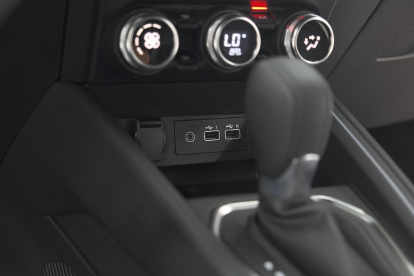 Renault Clio 1.6 E-Tech Full Hybrid 145 Techno | 360 Camera | Navigatie | Apple Carplay | 16 Inch Lichtmetalen Velgen