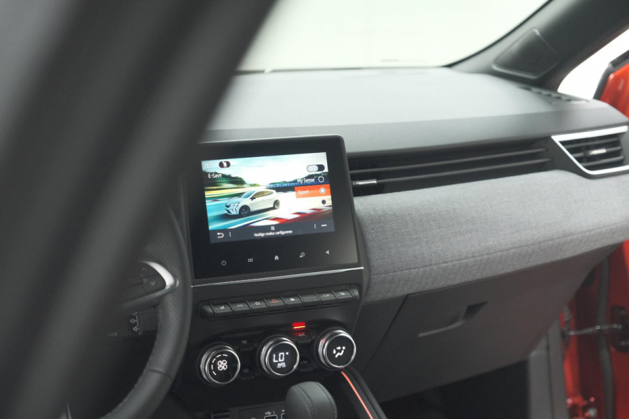 Renault Clio 1.6 E-Tech Full Hybrid 145 Techno | 360 Camera | Navigatie | Apple Carplay | 16 Inch Lichtmetalen Velgen