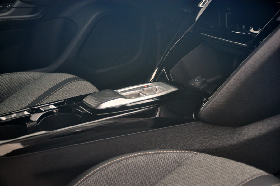 Peugeot 2008 1.2 Hybrid 136 Allure | Automaat | 360 Gr Camera | Zeer nette staat!