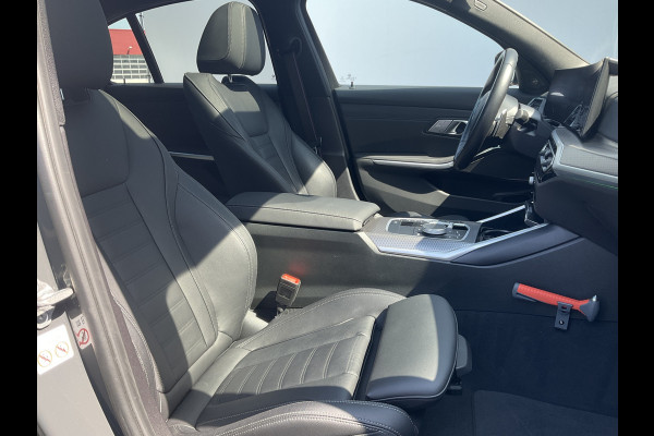 BMW 3-serie 330e xDrive Nieuwstaat Open dak Harman/kordon Elec. t-haak Sportstoelen Headup
