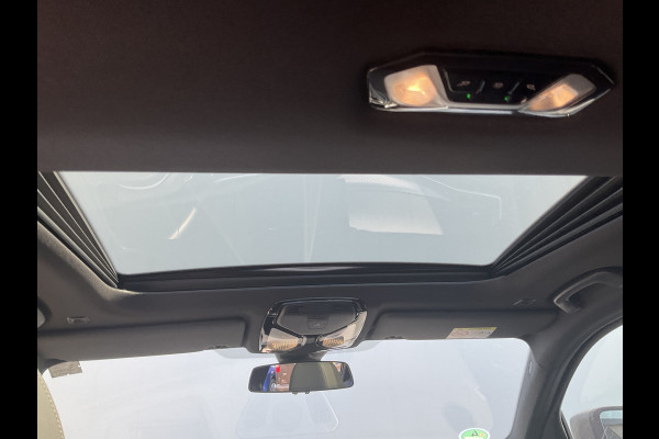 BMW 3-serie 330e xDrive Nieuwstaat Open dak Harman/kordon Elec. t-haak Sportstoelen Headup