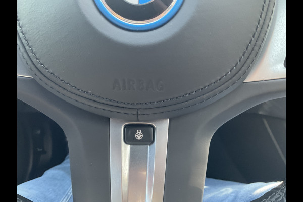 BMW 3-serie 330e xDrive Nieuwstaat Open dak Harman/kordon Elec. t-haak Sportstoelen Headup