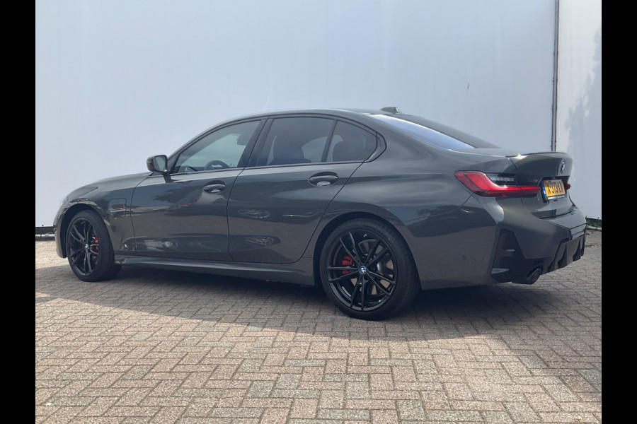 BMW 3-serie 330e xDrive Nieuwstaat Open dak Harman/kordon Elec. t-haak Sportstoelen Headup