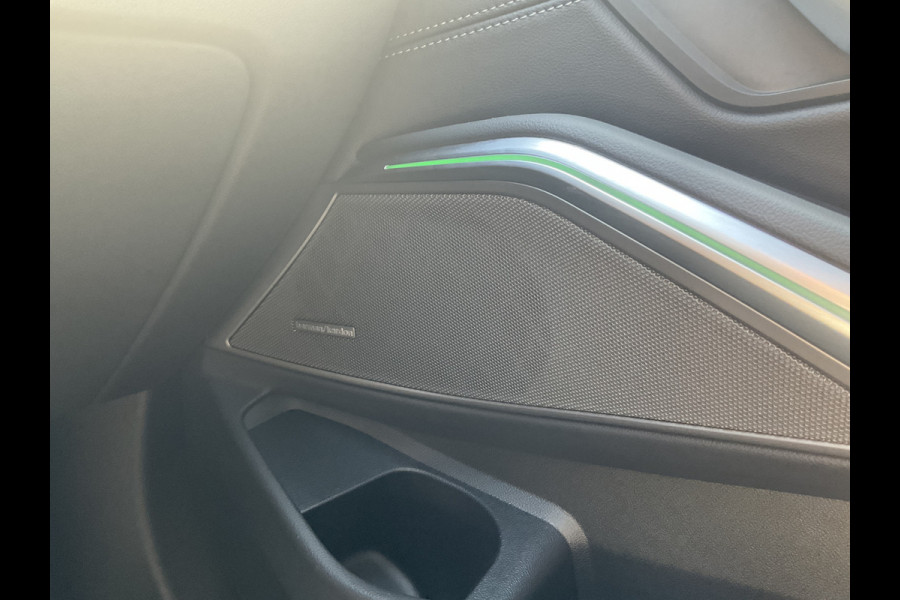 BMW 3-serie 330e xDrive Nieuwstaat Open dak Harman/kordon Elec. t-haak Sportstoelen Headup