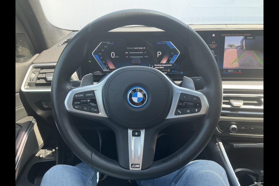 BMW 3-serie 330e xDrive Nieuwstaat Open dak Harman/kordon Elec. t-haak Sportstoelen Headup