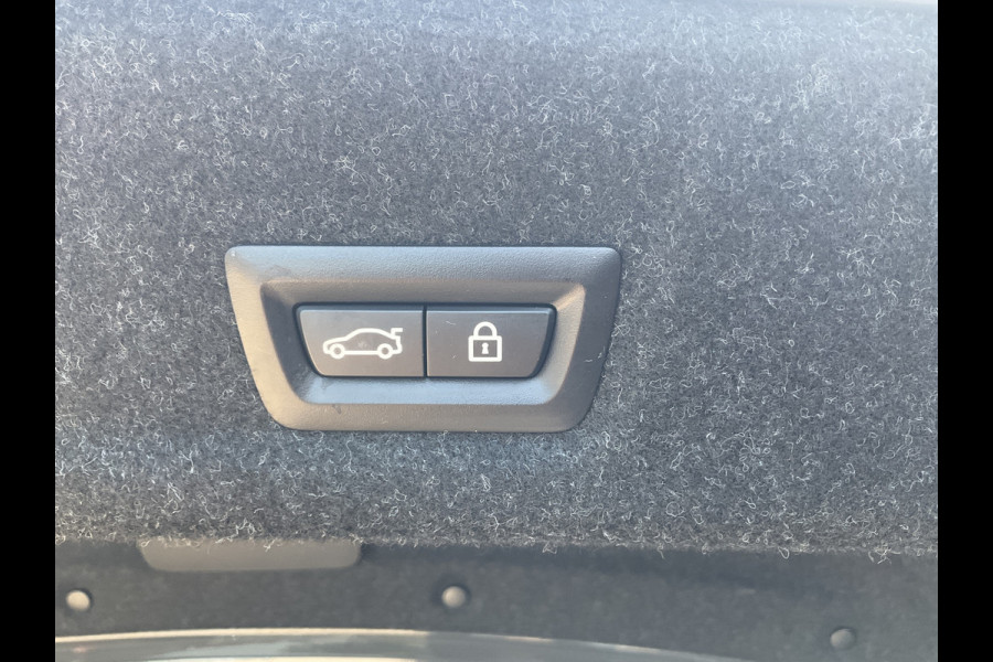 BMW 3-serie 330e xDrive Nieuwstaat Open dak Harman/kordon Elec. t-haak Sportstoelen Headup