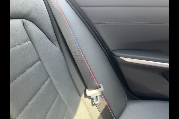 BMW 3-serie 330e xDrive Nieuwstaat Open dak Harman/kordon Elec. t-haak Sportstoelen Headup