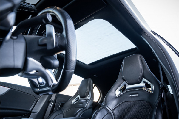 Mercedes-Benz A-Klasse AMG A35 4MATIC - Akrapovic | Panorama | Aero | Performance