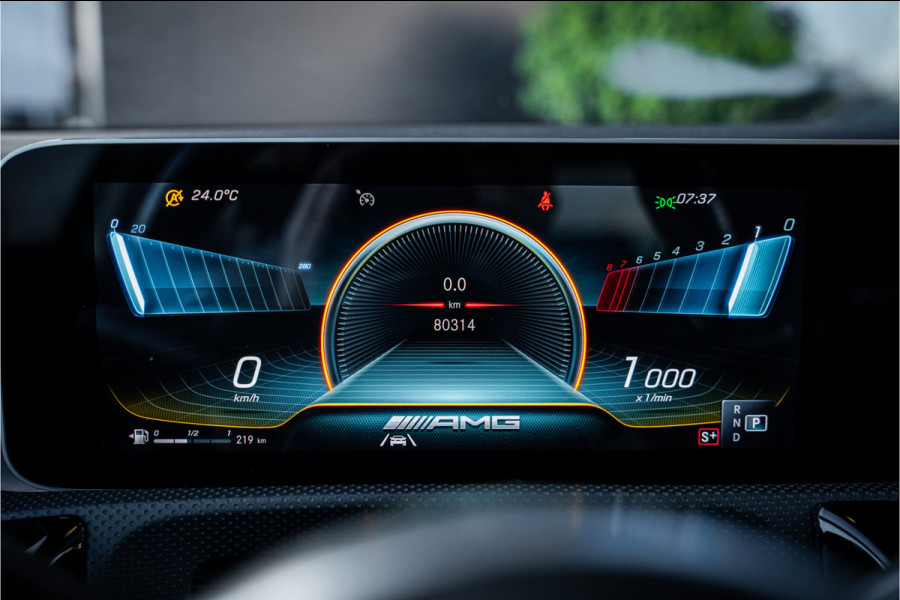 Mercedes-Benz A-Klasse AMG A35 4MATIC - Akrapovic | Panorama | Aero | Performance