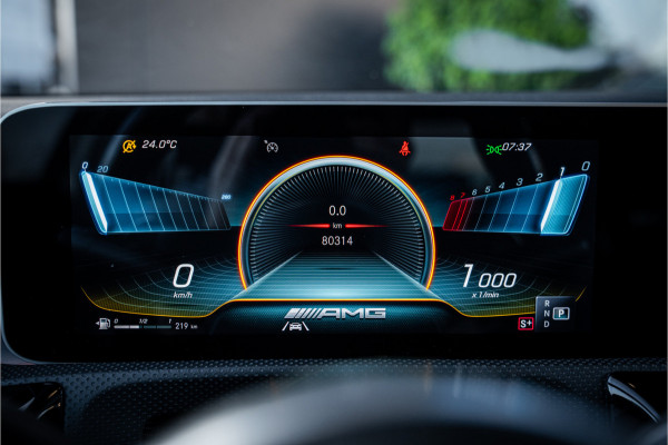 Mercedes-Benz A-Klasse AMG A35 4MATIC - Akrapovic | Panorama | Aero | Performance