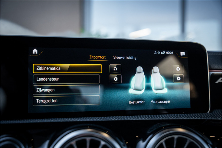 Mercedes-Benz A-Klasse AMG A35 4MATIC - Akrapovic | Panorama | Aero | Performance