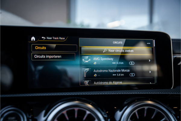 Mercedes-Benz A-Klasse AMG A35 4MATIC - Akrapovic | Panorama | Aero | Performance