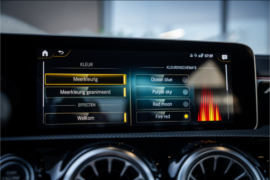 Mercedes-Benz A-Klasse AMG A35 4MATIC - Akrapovic | Panorama | Aero | Performance