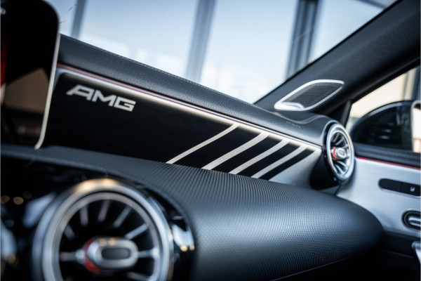 Mercedes-Benz A-Klasse AMG A35 4MATIC - Akrapovic | Panorama | Aero | Performance