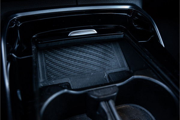 Mercedes-Benz A-Klasse AMG A35 4MATIC - Akrapovic | Panorama | Aero | Performance