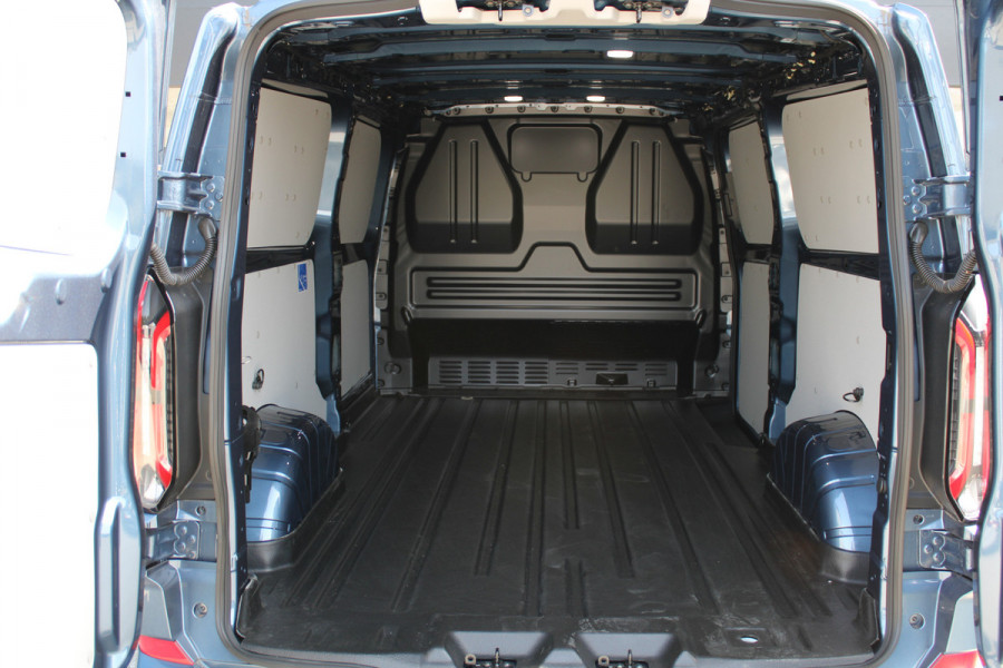 Ford Transit Custom 300 2.0 TDCI L2H1 Sport 170pk - 19" LM velgen - ACC - Blind spot - Navi - Camera - Verwarmd stuur - 70l tank - Rijklaar