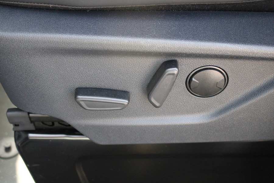 Ford Transit Custom 300 2.0 TDCI L2H1 Sport 170pk - 19" LM velgen - ACC - Blind spot - Navi - Camera - Verwarmd stuur - 70l tank - Rijklaar