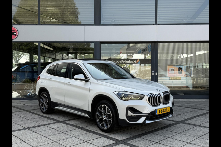BMW X1 sDrive20i Aut. Executive Ed. | Panorama | Leder Sport | Trekhaak