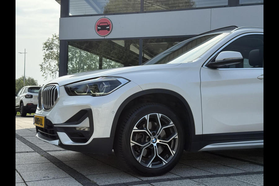 BMW X1 sDrive20i Aut. Executive Ed. | Panorama | Leder Sport | Trekhaak