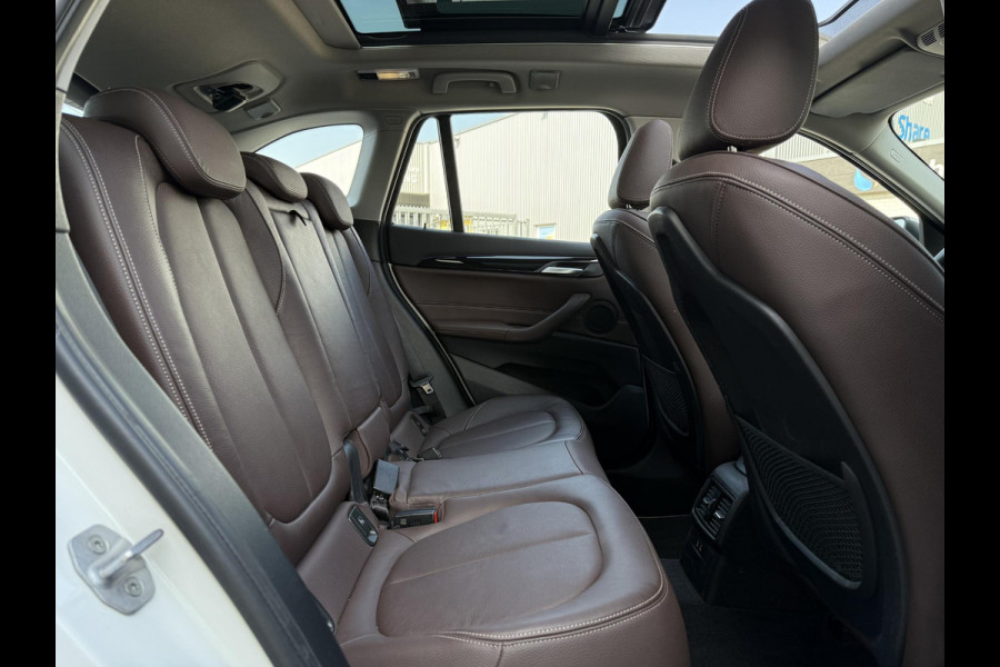 BMW X1 sDrive20i Aut. Executive Ed. | Panorama | Leder Sport | Trekhaak