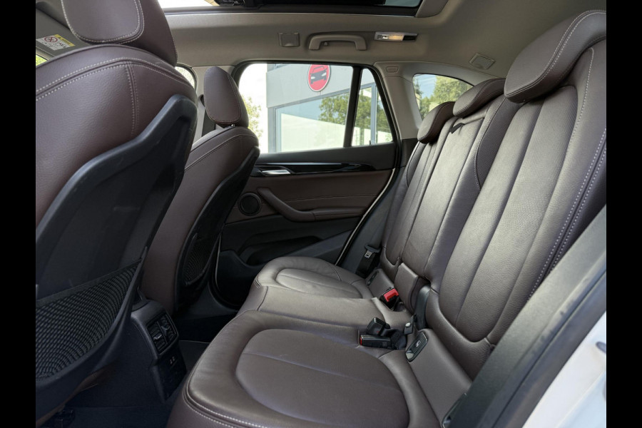 BMW X1 sDrive20i Aut. Executive Ed. | Panorama | Leder Sport | Trekhaak