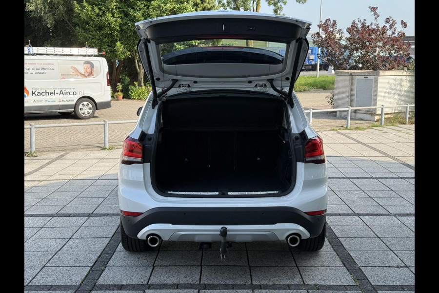 BMW X1 sDrive20i Aut. Executive Ed. | Panorama | Leder Sport | Trekhaak