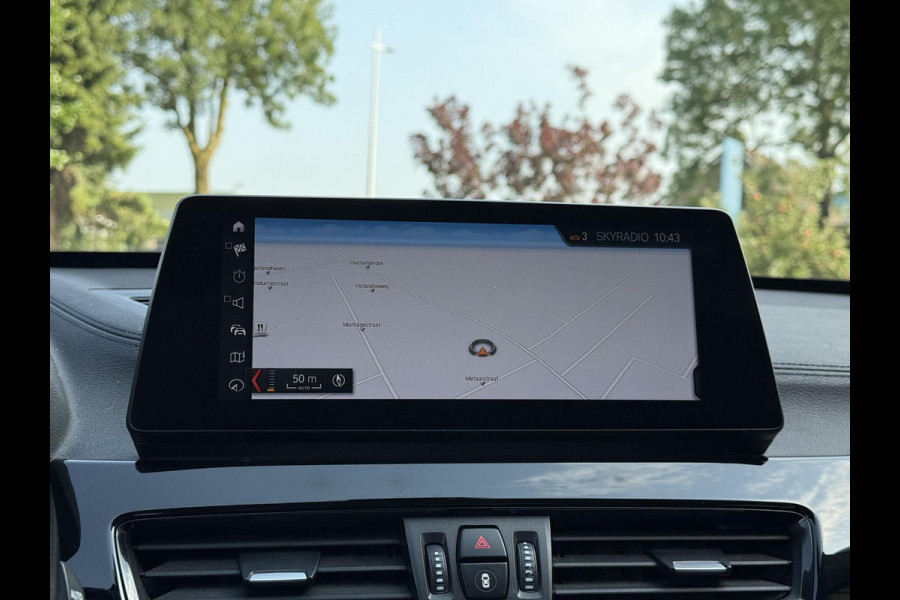 BMW X1 sDrive20i Aut. Executive Ed. | Panorama | Leder Sport | Trekhaak