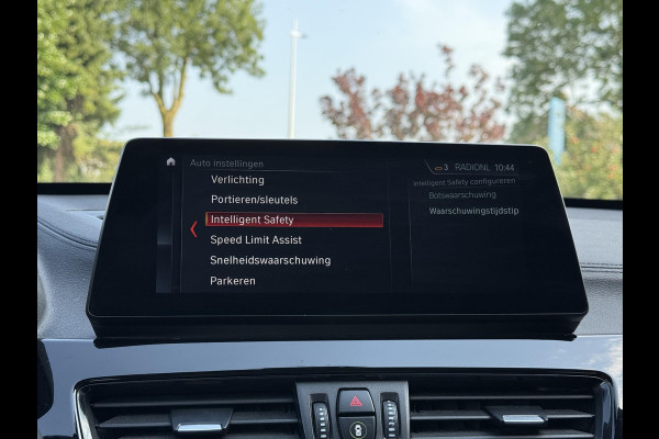 BMW X1 sDrive20i Aut. Executive Ed. | Panorama | Leder Sport | Trekhaak