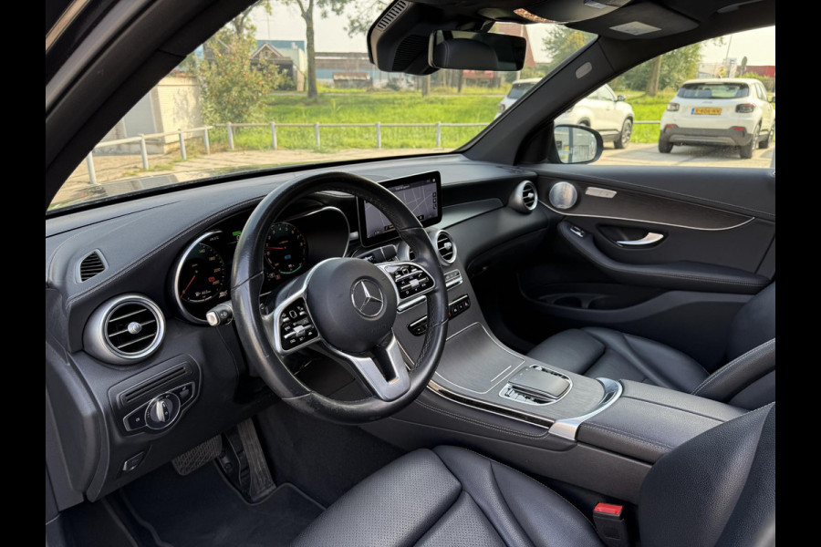 Mercedes-Benz GLC 300e Aut. 4MATIC Solution Luxury | Panorama | Trekhaak | Multi-Beam | Burmester |