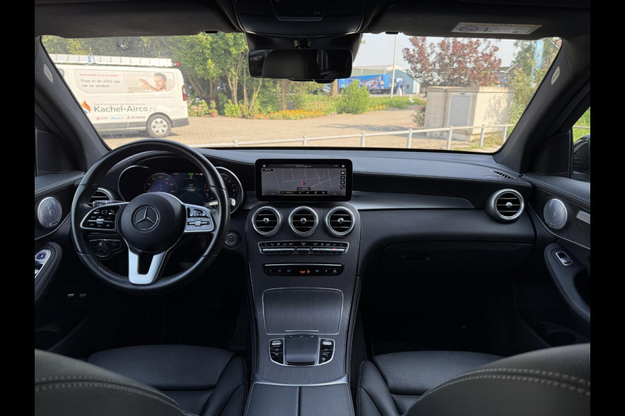 Mercedes-Benz GLC 300e Aut. 4MATIC Solution Luxury | Panorama | Trekhaak | Multi-Beam | Burmester |