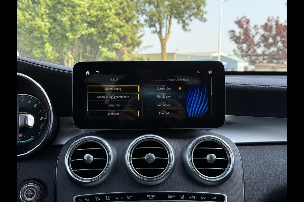 Mercedes-Benz GLC 300e Aut. 4MATIC Solution Luxury | Panorama | Trekhaak | Multi-Beam | Burmester |