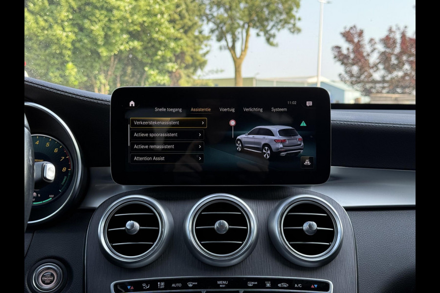 Mercedes-Benz GLC 300e Aut. 4MATIC Solution Luxury | Panorama | Trekhaak | Multi-Beam | Burmester |