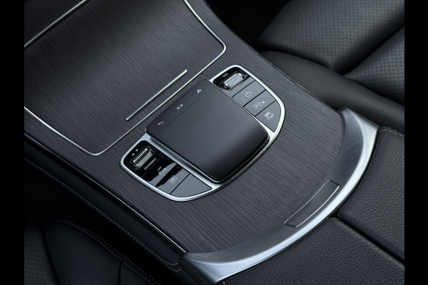 Mercedes-Benz GLC 300e Aut. 4MATIC Solution Luxury | Panorama | Trekhaak | Multi-Beam | Burmester |
