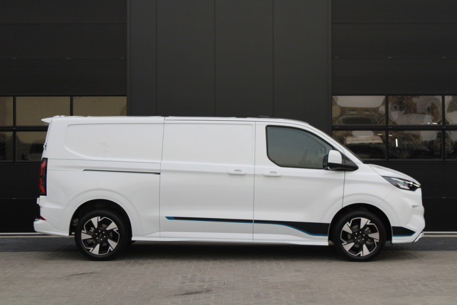 Ford Transit Custom 300 2.0 TDCI L2H1 Sport 170pk - 2x Schuifdeur - Trekhaak - ACC - 19'' LM Velgen - 70L Tank - Navi - Camera - Stoel & Stuurverwar