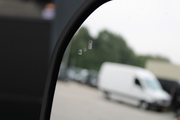 Ford Transit Custom 300 2.0 TDCI L2H1 Sport 170pk - 2x Schuifdeur - Trekhaak - ACC - 19'' LM Velgen - 70L Tank - Navi - Camera - Stoel & Stuurverwar