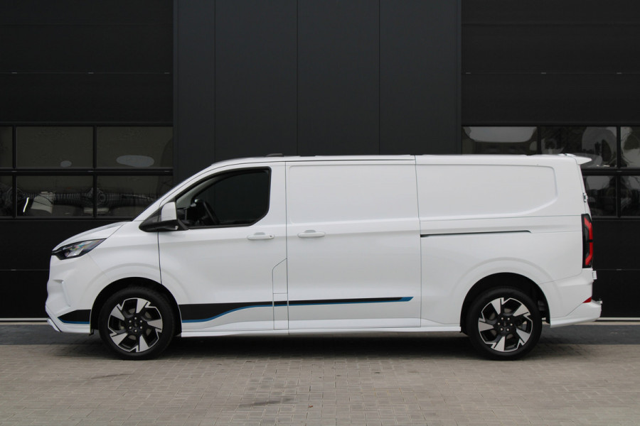 Ford Transit Custom 300 2.0 TDCI L2H1 Sport 170pk - 2x Schuifdeur - Trekhaak - ACC - 19'' LM Velgen - 70L Tank - Navi - Camera - Stoel & Stuurverwar
