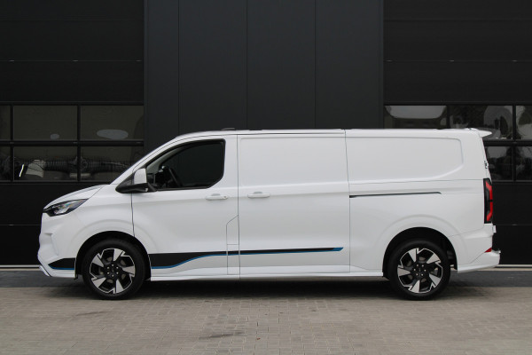 Ford Transit Custom 300 2.0 TDCI L2H1 Sport 170pk - 2x Schuifdeur - Trekhaak - ACC - 19'' LM Velgen - 70L Tank - Navi - Camera - Stoel & Stuurverwar