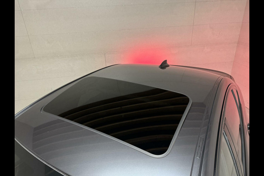 BMW 3-serie 320i M-Sport Pano Leer HUD CarPlay Camera Trekh. NAP