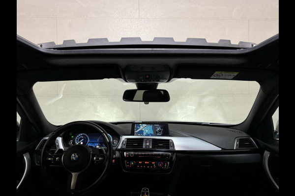 BMW 3-serie 320i M-Sport Pano Leer HUD CarPlay Camera Trekh. NAP