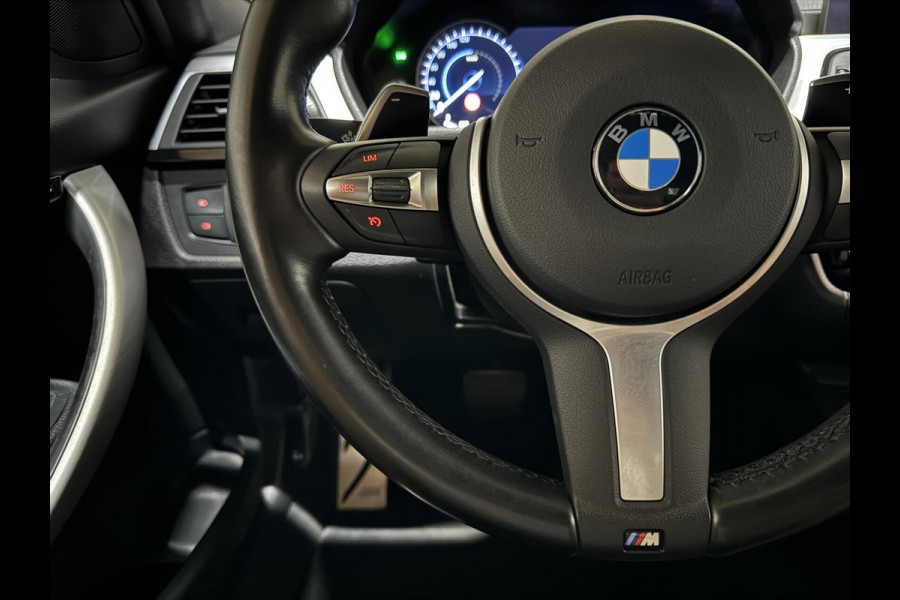 BMW 3-serie 320i M-Sport Pano Leer HUD CarPlay Camera Trekh. NAP